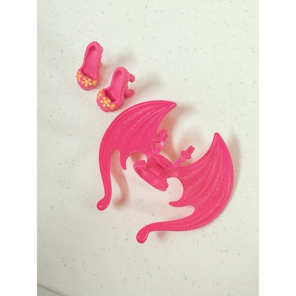 Other - Monster‎ High Inner Monster Spooky Sweet Frightfully Fierce Pink Bat Wings Shoes